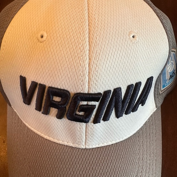 Two used uva hats wore maybe two times - Picture 10 of 16